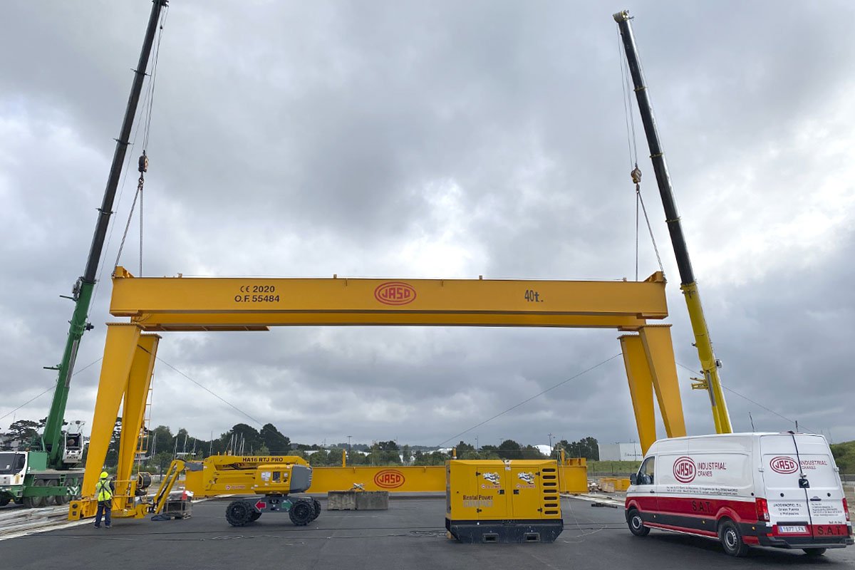 Double-girder crane