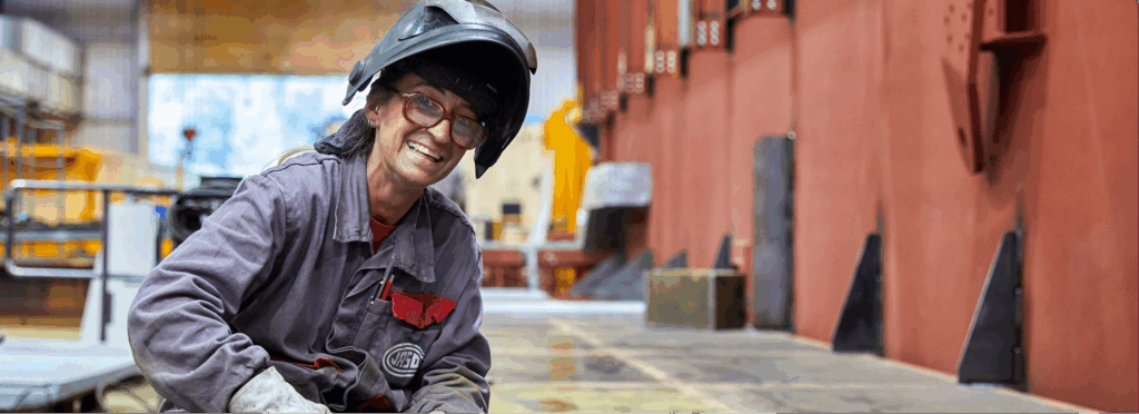 Mujer trabajador en la fábrica de Jaso