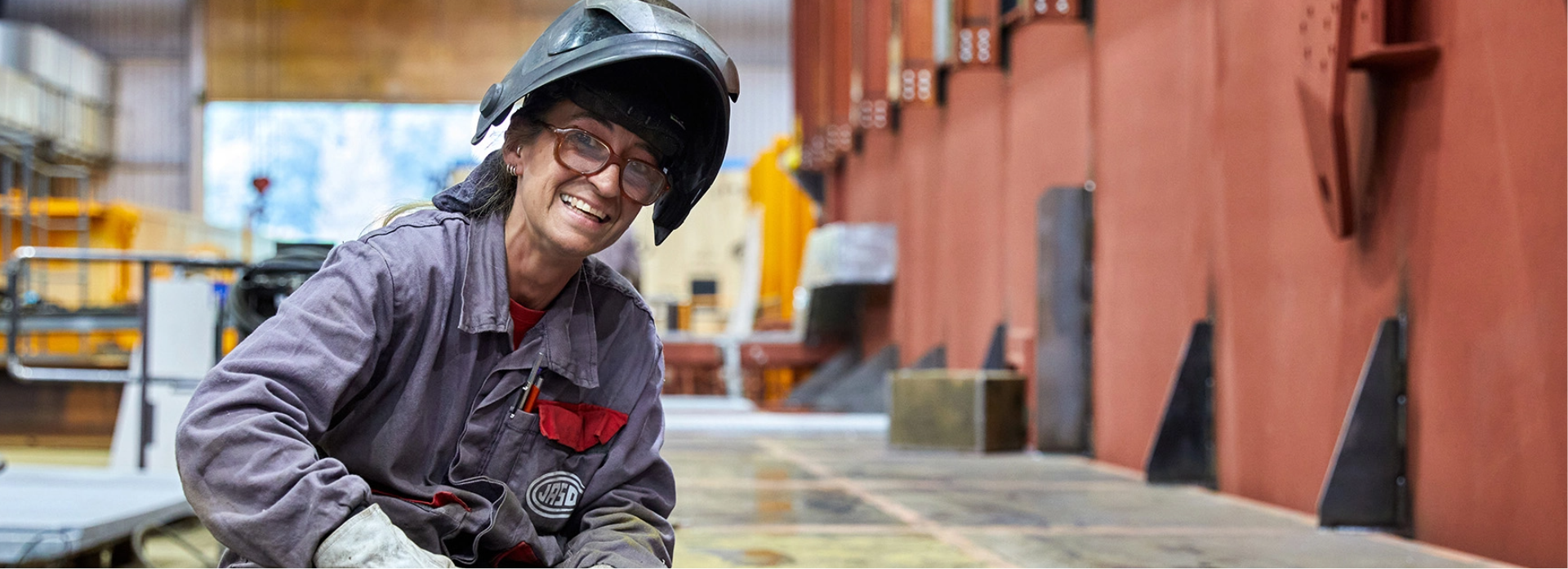Mujer trabajador en la fábrica de Jaso
