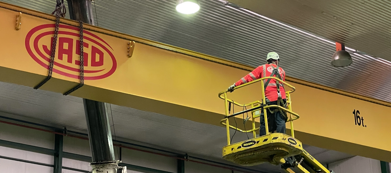 Trabajador en grúa