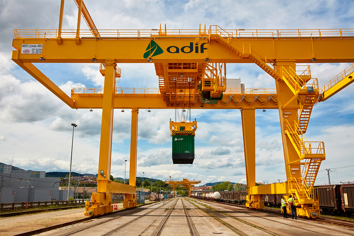 Grúas puerto intermodal