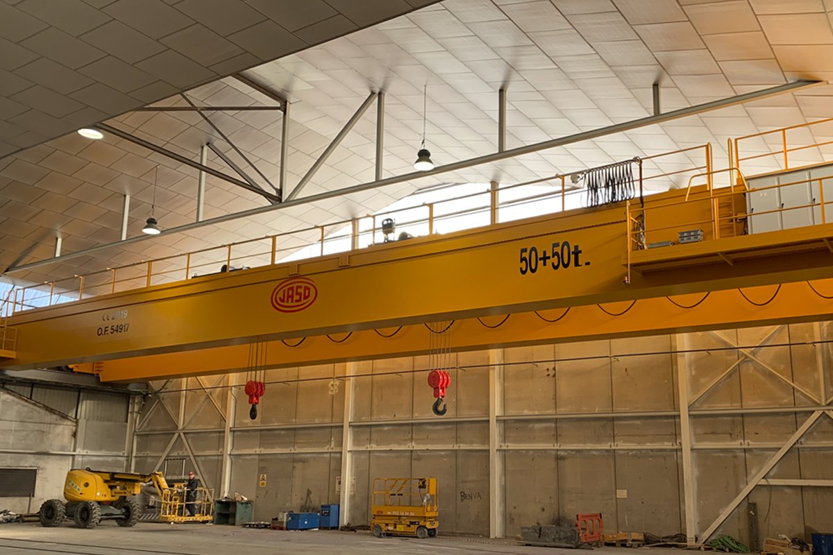 Tres grúas puente para el sector eólico