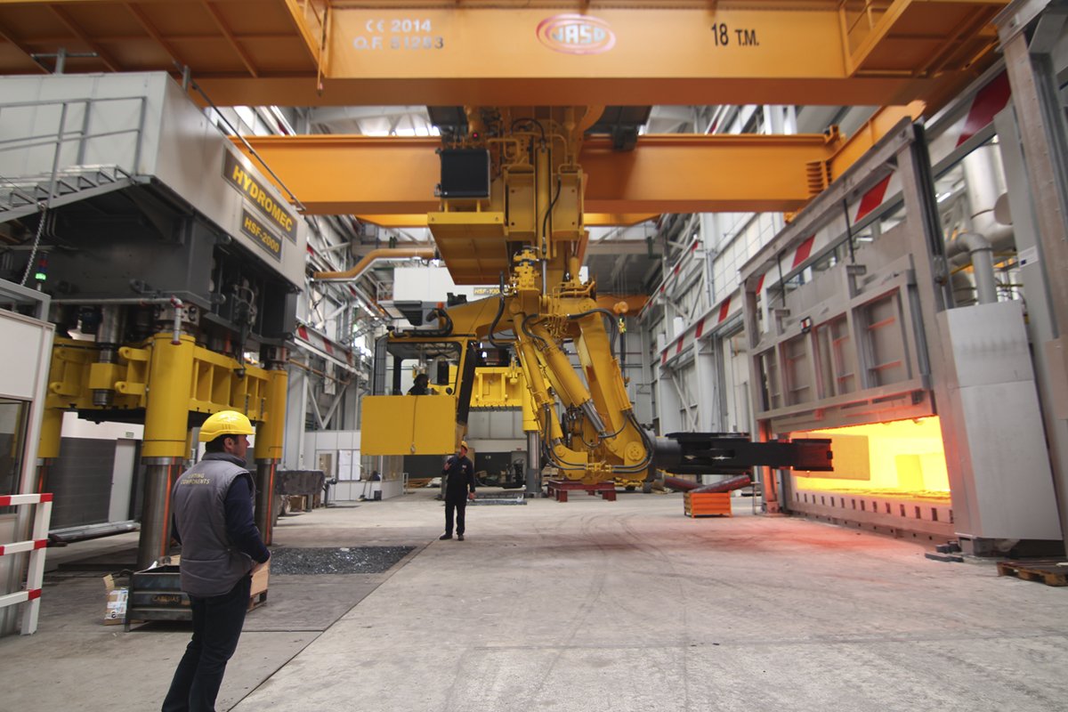 10 grúas JASO en Irizar Forge