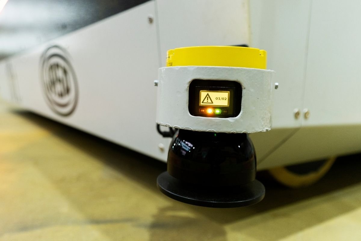 Un carro autónomo de JASO Industrial Cranes, en obras de reparación y mantenimiento de Metro de Madrid